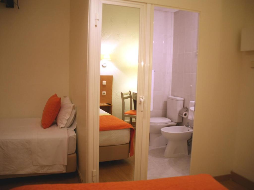 ליסבון Estrela Dos Anjos Guesthouse חדר תמונה